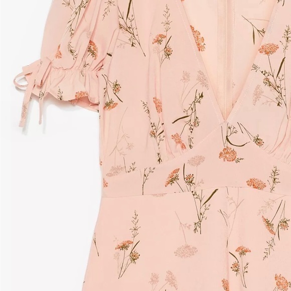 Nasty Gal Pants - Nasty Gal Floral Puff Sleeve Romper - Juniors Size 6